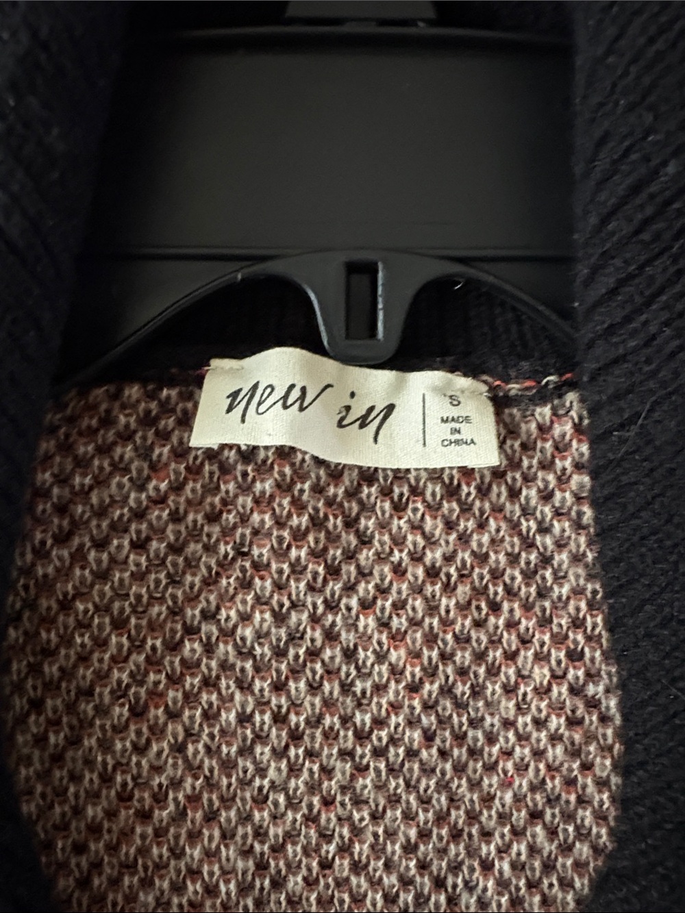 Zippered Geometric Knit Cardigan Sweater - Black, Rust & Cream - Picture 5 of 5